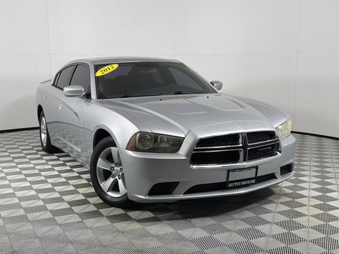Used 2012 Dodge Charger SE RWD image 2
