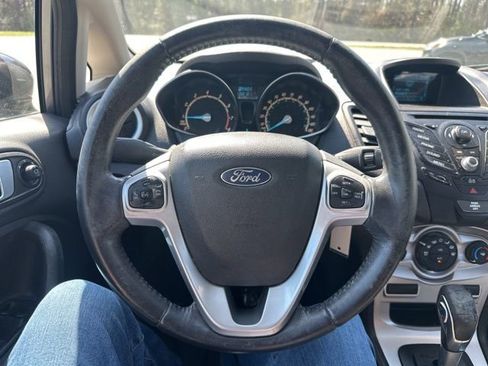 Used 2014 Ford Fiesta SE image 19