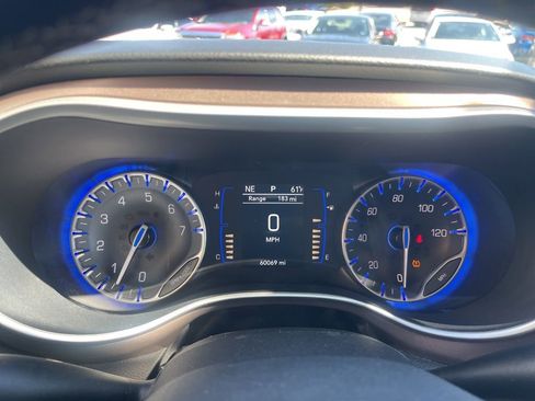 Used 2023 Chrysler Voyager LX FWD image 11