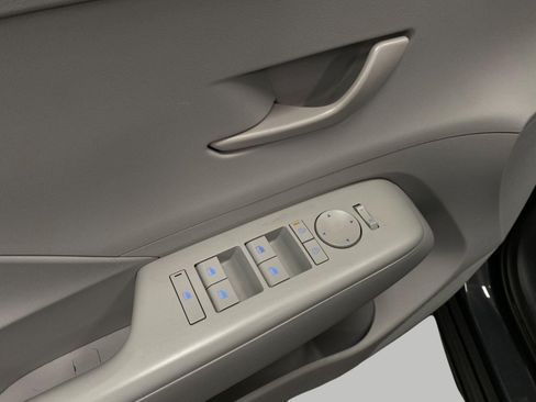 Certified 2025 Hyundai Kona SEL AWD/4WD image 30
