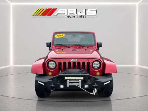 Used 2014 Jeep Wrangler Rubicon w/ Power Convenience Group image 9