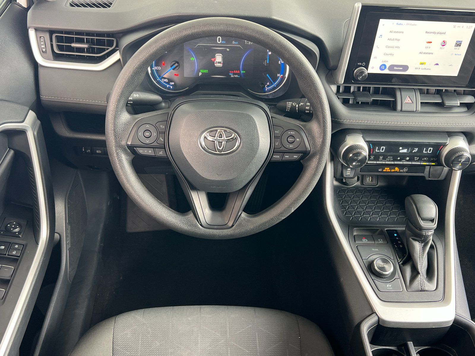 Used 2025 Toyota RAV4 XLE AWD/4WD image 13