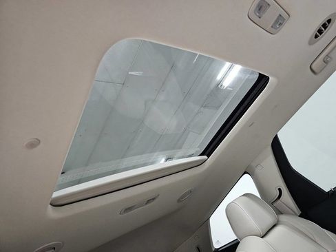 Used 2023 Buick Enclave Avenir w/ Avenir Technology Package AWD/4WD image 28