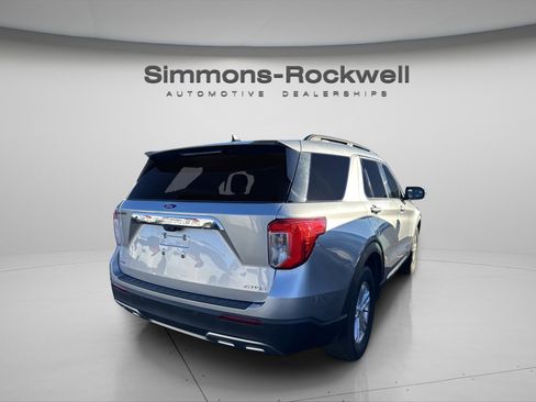 Used 2023 Ford Explorer XLT w/ Equipment Group 202A image 14