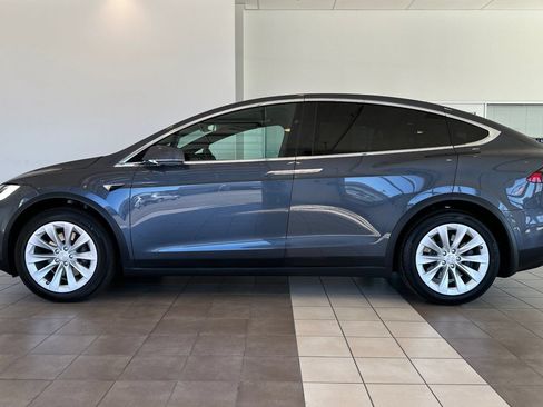 Used 2020 Tesla Model X Long Range AWD/4WD image 7