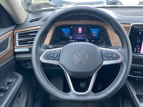 Certified 2026 Volkswagen Atlas SE AWD/4WD image 6