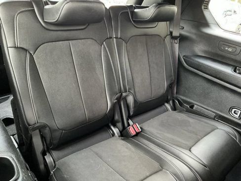 Used 2023 Jeep Grand Cherokee L Laredo AWD/4WD image 20