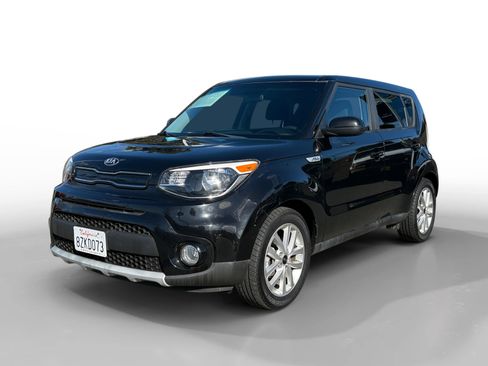 Used 2019 Kia Soul + image 1