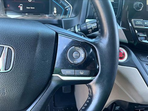 Used 2018 Honda Odyssey Touring image 12