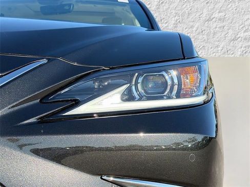 New 2025 Lexus ES 350 w/ Premium Package image 9
