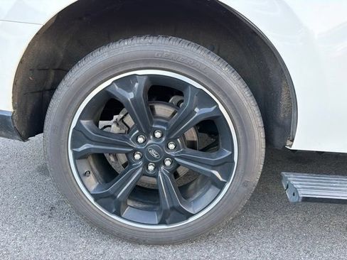 Used 2024 Ford Expedition Limited AWD/4WD image 4