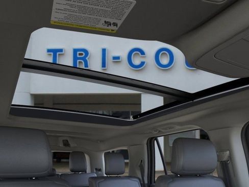 New 2025 Ford Expedition Active image 22