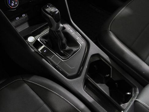 Used 2023 Volkswagen Taos SE image 15