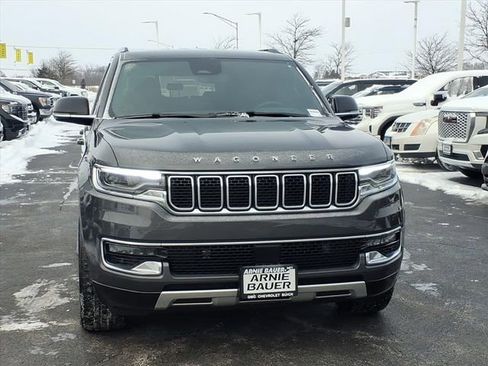 Used 2024 Jeep Wagoneer Series II w/ Flexible Seating Group image 12
