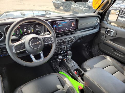 Used 2024 Jeep Wrangler Unlimited Sahara w/ Safety Group AWD/4WD image 19