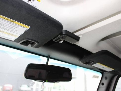 Used 2015 Jeep Wrangler Unlimited Sahara image 22