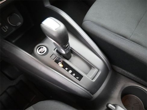 New 2025 Nissan Kicks Play S image 33