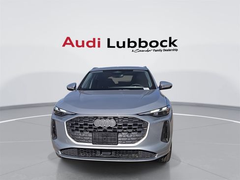 Used 2025 Audi Q5 Premium w/ Convenience Package image 3