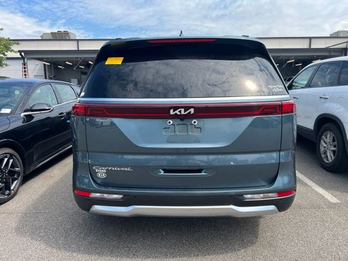 Used 2022 Kia Carnival SX Prestige FWD image 11