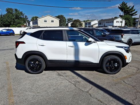 New 2026 Kia Seltos EX w/ EX Sunroof Package image 9