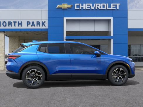 New 2026 Chevrolet Equinox EV LT image 5