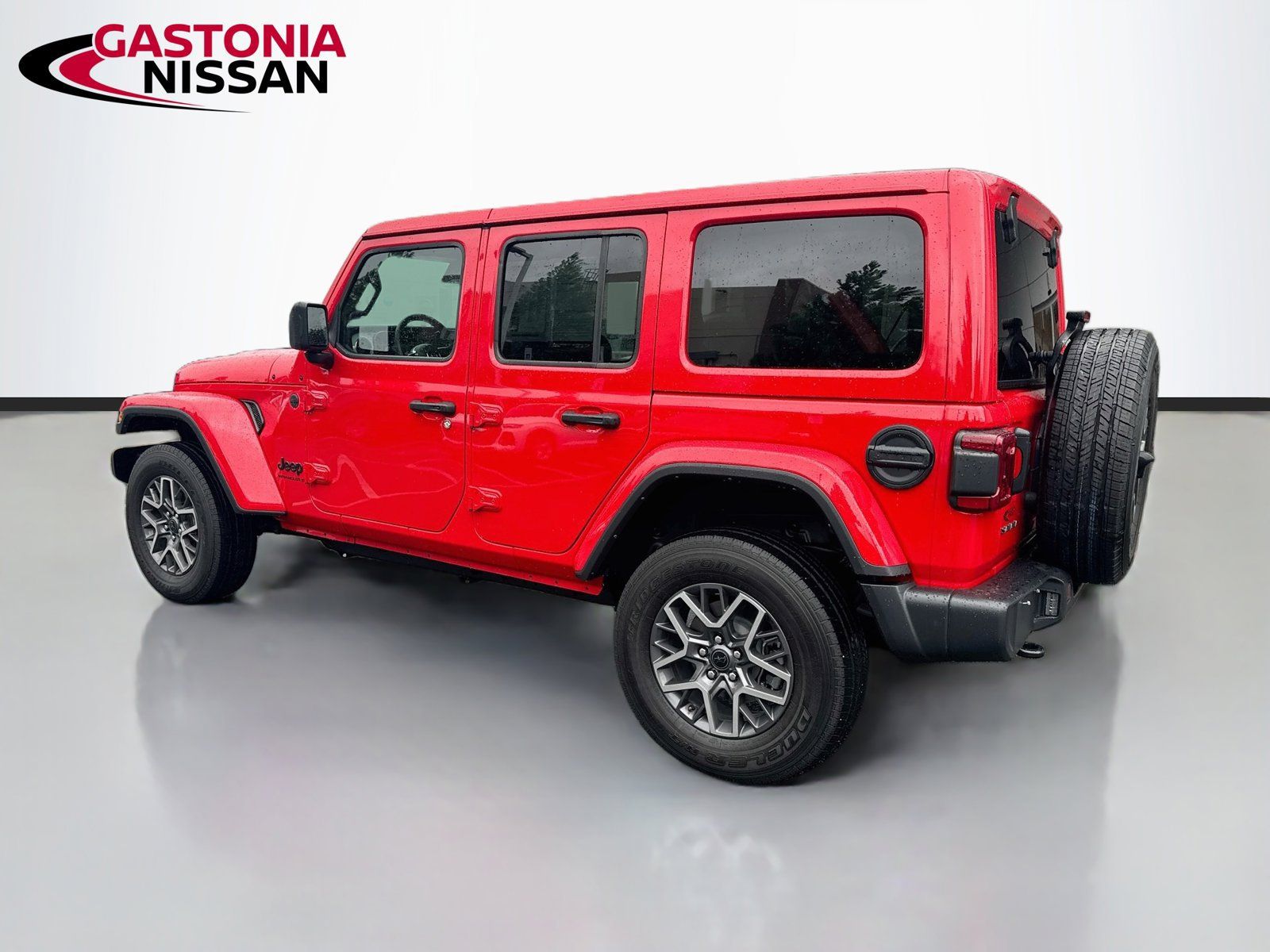 Used 2025 Jeep Wrangler Unlimited Sahara AWD/4WD image 6