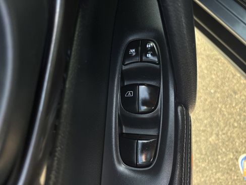 Used 2020 Nissan Rogue S image 14