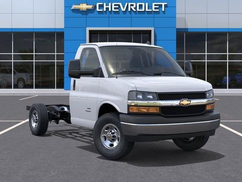 New 2026 Chevrolet Express 3500 w/ Power Convenience Package RWD image 7