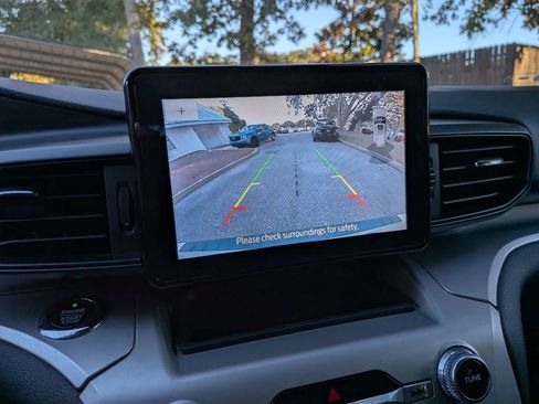 Used 2021 Ford Explorer XLT image 27