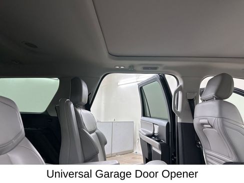 Used 2025 Ford Expedition Active image 25