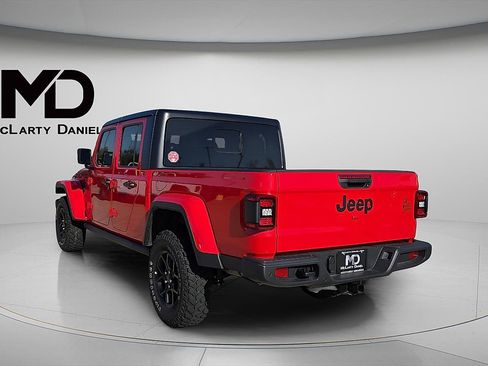New 2025 Jeep Gladiator Willys image 4