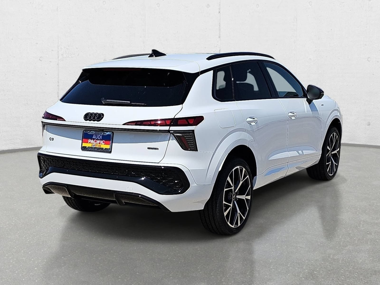 New 2026 Audi Q3 quattro 2.0T AWD/4WD image 5