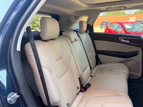 Used 2017 Ford Edge Titanium w/ Equipment Group 302A AWD/4WD image 31