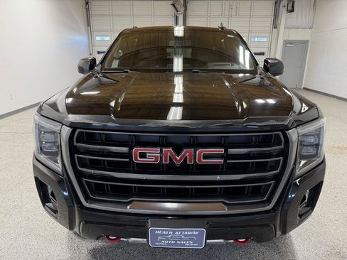Used 2021 GMC Yukon XL AT4 w/ AT4 Premium Plus Package AWD/4WD image 5