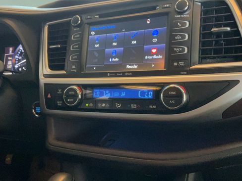 Used 2016 Toyota Highlander Limited FWD image 50