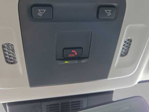 Used 2025 Toyota Camry LE w/ Convenience Package FWD image 29
