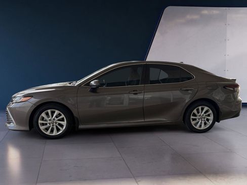 Used 2023 Toyota Camry LE image 2