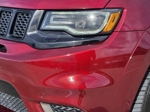 Used 2017 Jeep Grand Cherokee SRT image 9