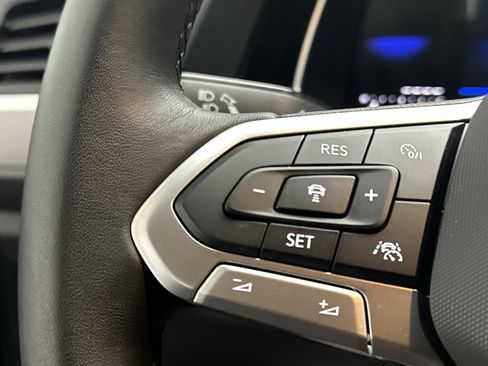 Used 2024 Volkswagen Jetta Sport image 23