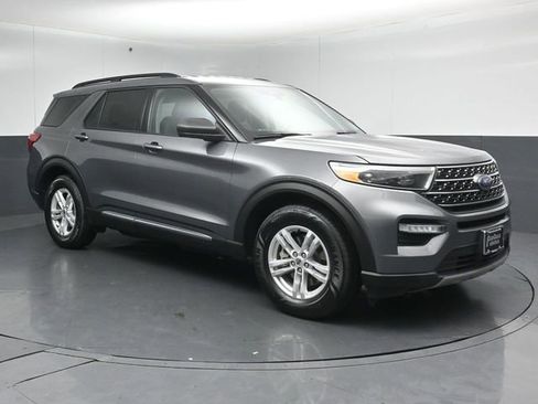 Used 2021 Ford Explorer XLT w/ Equipment Group 202A AWD/4WD image 1