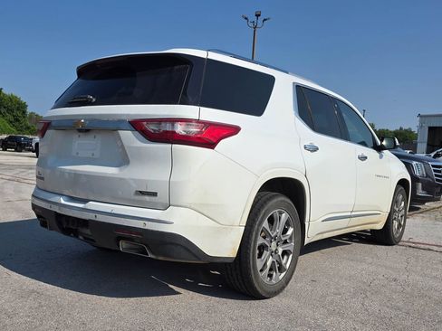 Used 2018 Chevrolet Traverse Premier w/ Driver Confidence II Package FWD image 6
