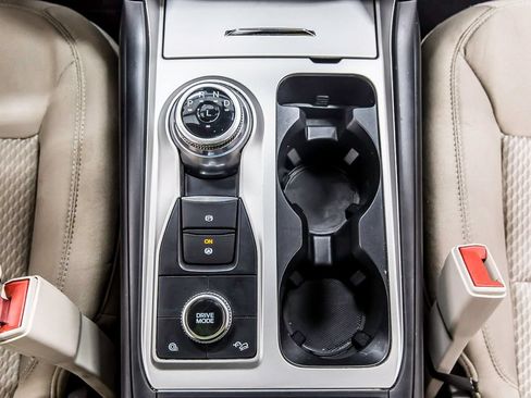 Used 2022 Ford Explorer XLT AWD/4WD image 19