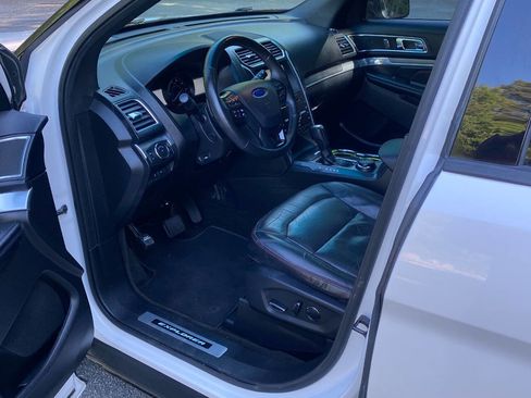 Used 2016 Ford Explorer Sport w/ Equipment Group 401A AWD/4WD image 11