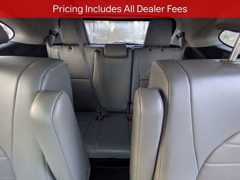 Certified 2024 Toyota Highlander XLE FWD image 16