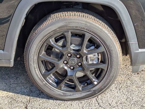 New 2026 Jeep Compass Latitude AWD/4WD image 11