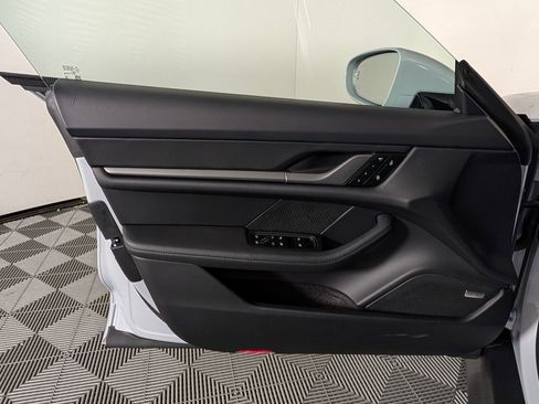 New 2026 Porsche Taycan image 25