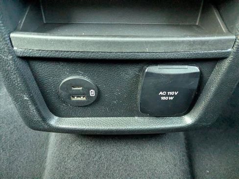 Used 2022 Ford Edge Titanium image 16