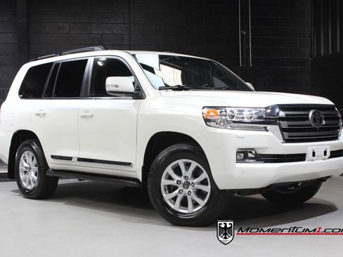 Used 2019 Toyota Land Cruiser w/ Four Season Floor Mat Package image 1