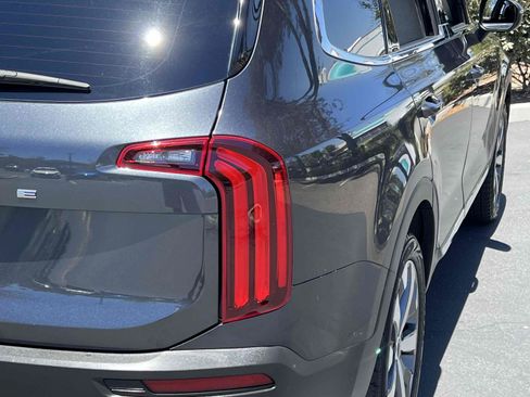 Used 2022 Kia Telluride EX w/ EX Premium Package FWD image 54