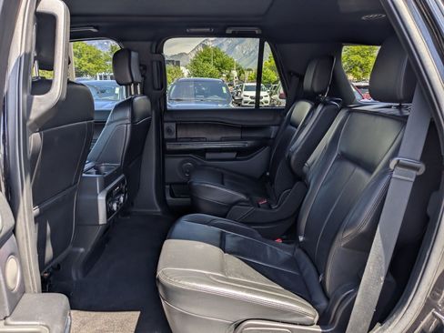 Used 2020 Ford Expedition XLT w/ Equipment Group 202A AWD/4WD image 31